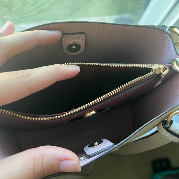 COPY - Coach Pebble Bucket Bag - Picture 2 of 3